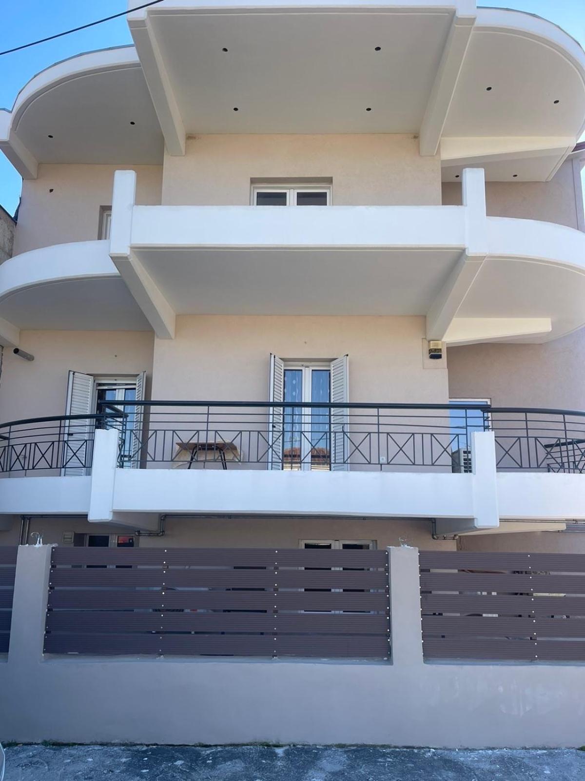 Bright Apartment, Spacious Near The Center Tríkala Exterior foto