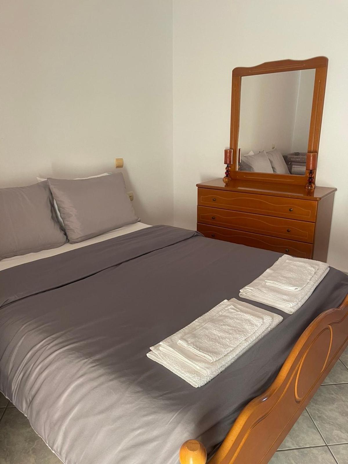 Bright Apartment, Spacious Near The Center Tríkala Exterior foto